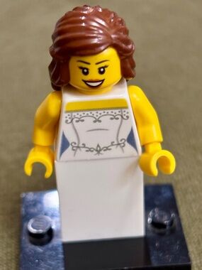 LEGO TOWN "BRIDE" two257 MINT CONDITION!